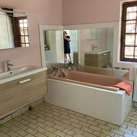 Le Clos Saint Hugues Casa de Férias *